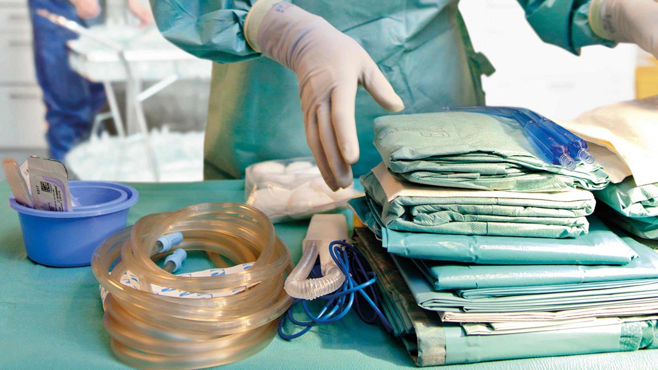 Mölnlycke Procedure Tray components on the table